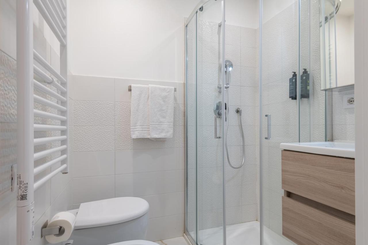 Isola - Studio Flat Milan Luaran gambar